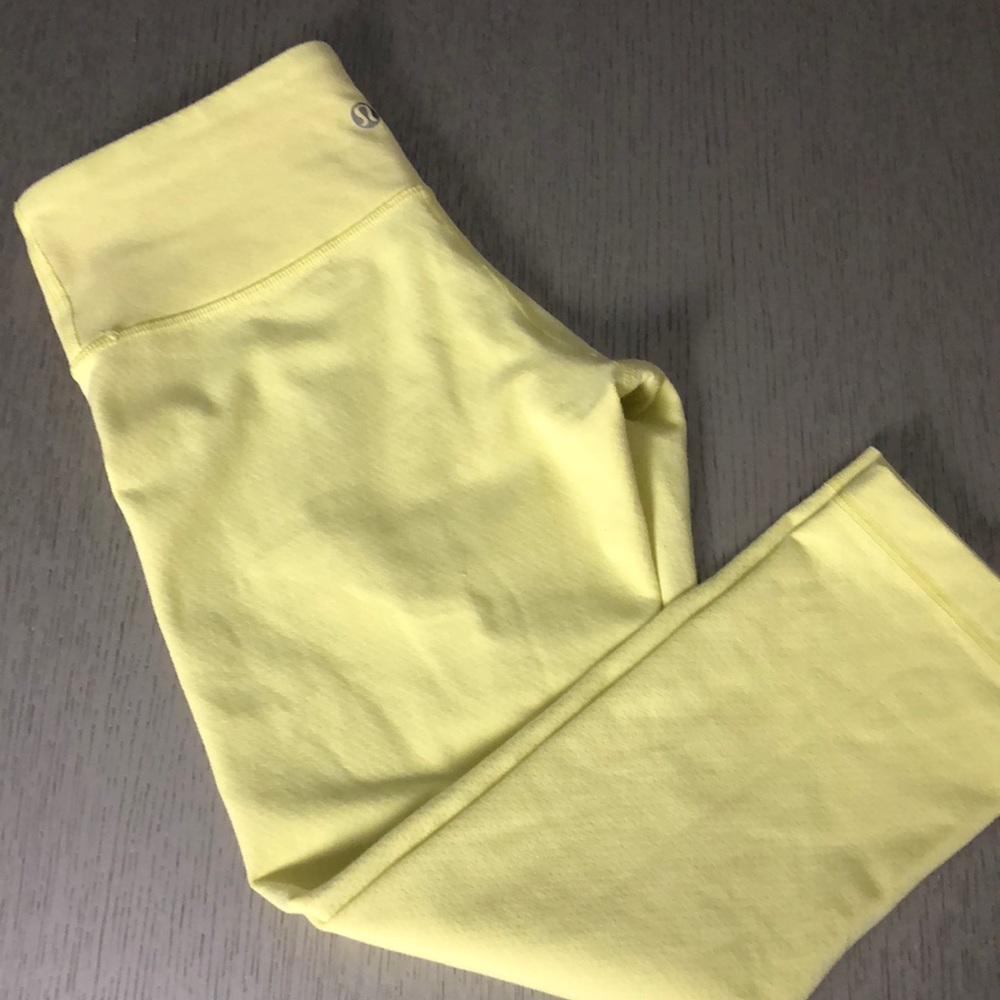 rara Lululemon Wunder Under yellow  cotton size 4